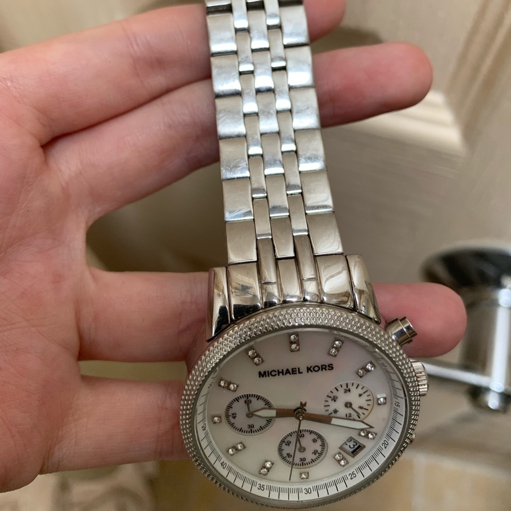 Michael Kors Women’s Watch - Picture 3 of 5